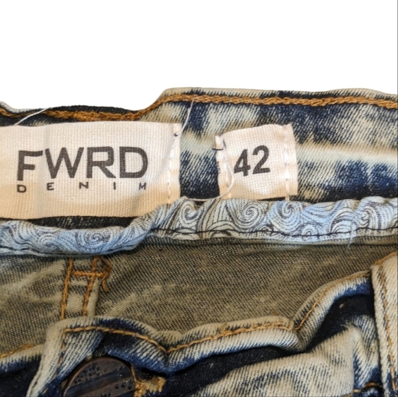 FWRD Demin Slim Fit Embroidered Jeans...Size 42/32 - Picture 6 of 12